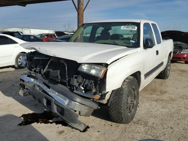 2GCEC19T641122274 - 2004 CHEVROLET SILVERADO WHITE photo 2