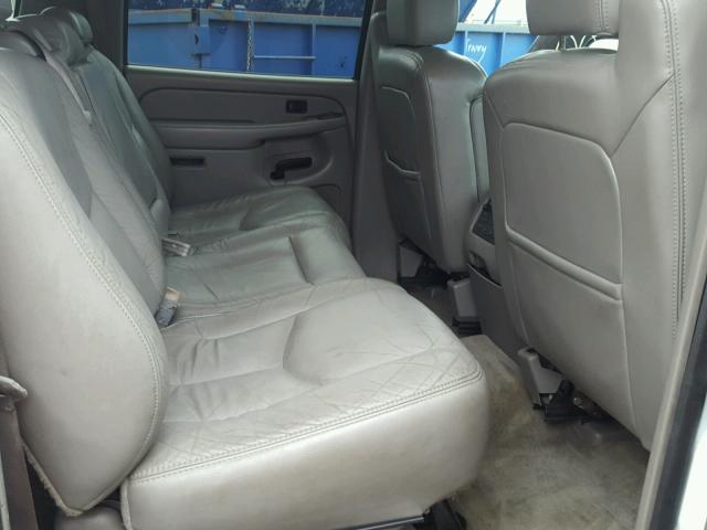 1GNFK16Z94J200544 - 2004 CHEVROLET SUBURBAN K WHITE photo 6