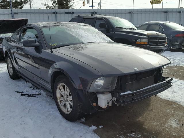 1ZVHT80N985176853 - 2008 FORD MUSTANG GRAY photo 1