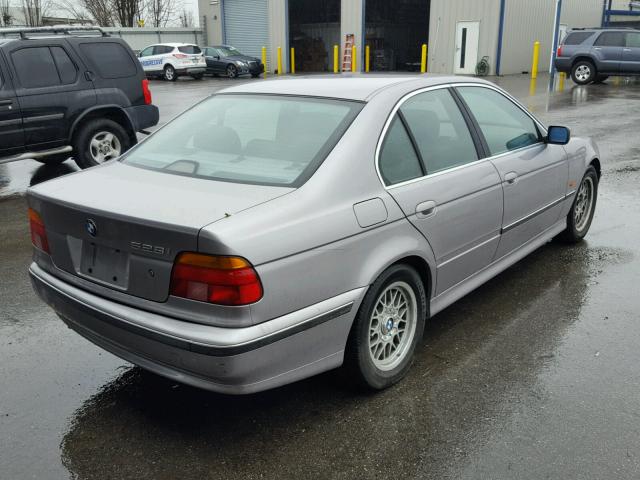 WBADM6341YGV02829 - 2000 BMW 528 I AUTO SILVER photo 4