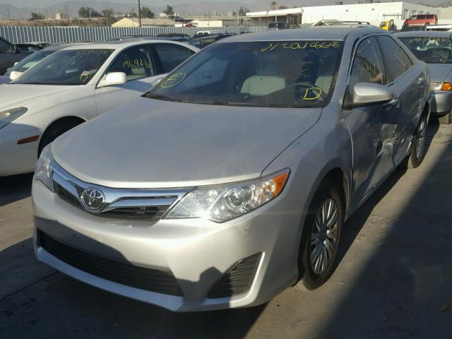 4T4BF1FKXER422817 - 2014 TOYOTA CAMRY L SILVER photo 2