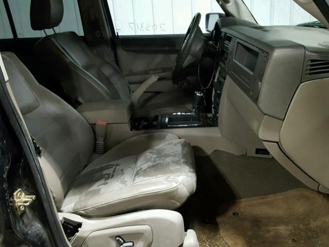 1J8HG48K16C105108 - 2006 JEEP COMMANDER შავი ფოტო 5