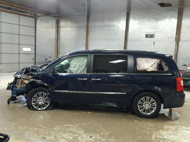 2C4RC1CG6DR572571 - 2013 CHRYSLER TOWN & COU BLUE photo 10