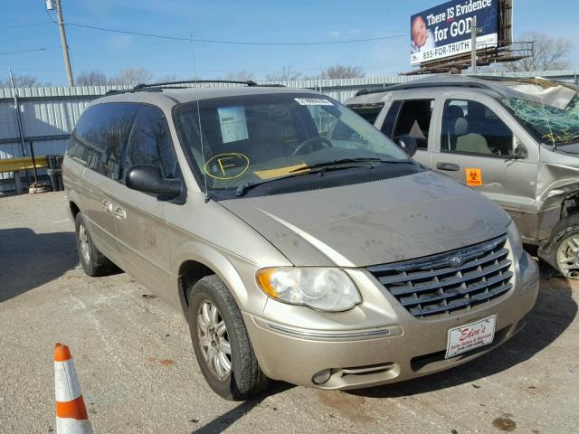 2C4GP54L75R119494 - 2005 CHRYSLER TOWN & COU GOLD photo 1