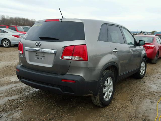 5XYKT3A17CG204785 - 2012 KIA SORENTO BA GRAY photo 4