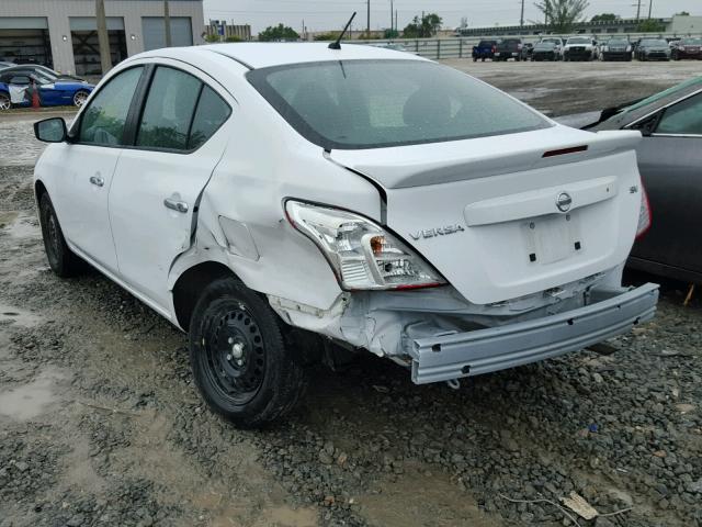 3N1CN7AP1HK417668 - 2017 NISSAN VERSA S WHITE photo 3