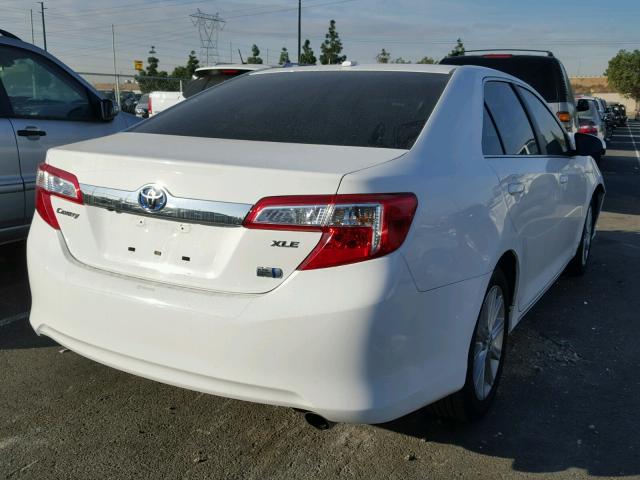 4T1BD1FK5EU117063 - 2014 TOYOTA CAMRY HYBR WHITE photo 4