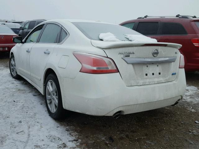 1N4AL3AP7DC161092 - 2013 NISSAN ALTIMA 2.5 WHITE photo 3