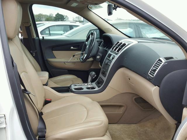 1GKLRMED4AJ267986 - 2010 GMC ACADIA SLT WHITE photo 5