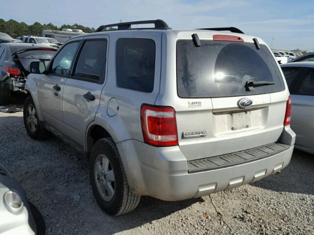 1FMCU03779KA66438 - 2009 FORD ESCAPE XLT SILVER photo 3