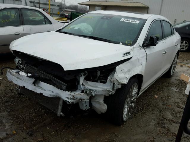 1G4GF5G39FF229885 - 2015 BUICK LACROSSE P WHITE photo 2