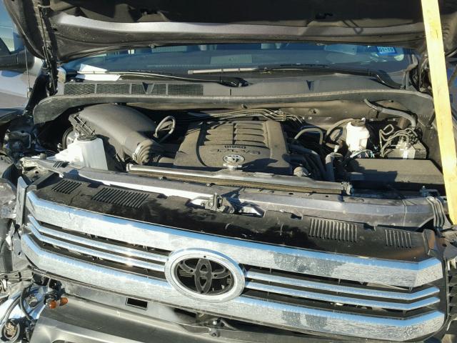 5TFEW5F14HX220603 - 2017 TOYOTA TUNDRA CRE GRAY photo 7