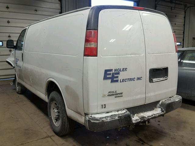 1GCWGFCA6D1103887 - 2013 CHEVROLET EXPRESS G2 WHITE photo 3