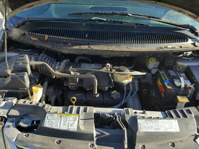 2C4GP54L55R144006 - 2005 CHRYSLER TOWN & COU SILVER photo 7