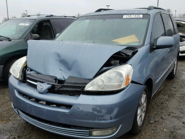 5TDZA22C55S377905 - 2005 TOYOTA SIENNA XLE BLUE photo 2