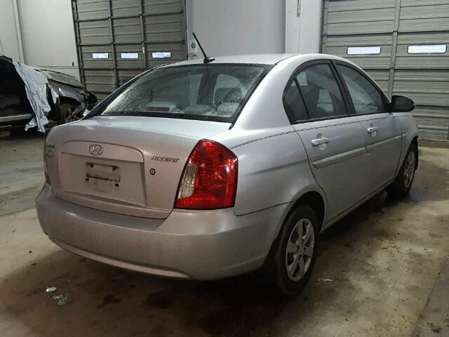 KMHCN46C88U258449 - 2008 HYUNDAI ACCENT GLS SILVER photo 4