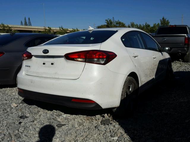 3KPFL4A70JE191142 - 2018 KIA FORTE LX WHITE photo 4