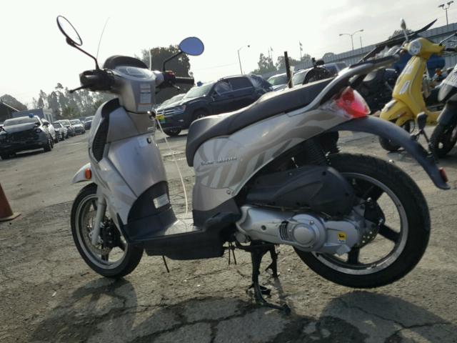 ZD4RBC00X9J001025 - 2009 APRILIA SCARABEO 2 SILVER photo 3