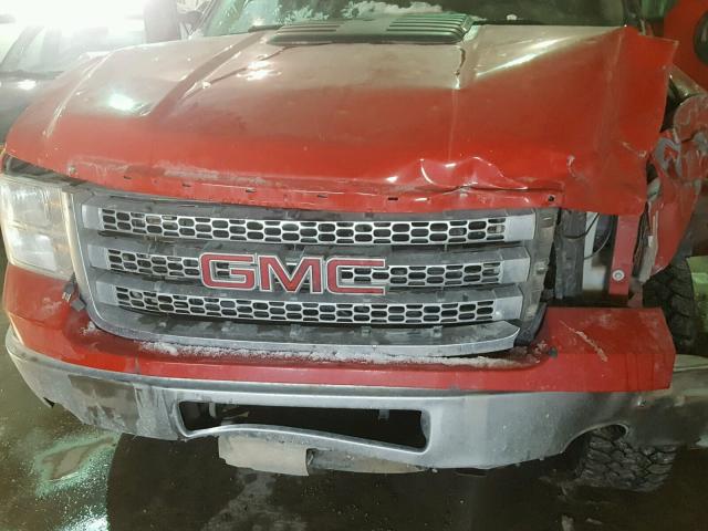 1GT423C89CF131797 - 2012 GMC SIERRA K35 RED photo 7