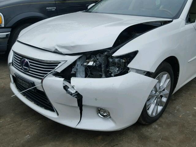 JTHBW1GG5E2051536 - 2014 LEXUS ES 300H WHITE photo 9