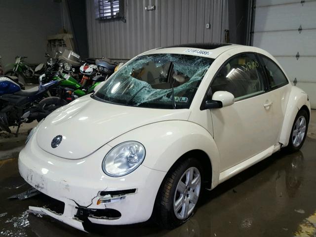 3VWRW31C97M513767 - 2007 VOLKSWAGEN NEW BEETLE CREAM photo 2