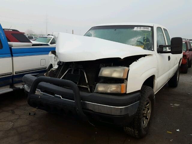 1GCEC19T76E159304 - 2006 CHEVROLET SILVERADO WHITE photo 2