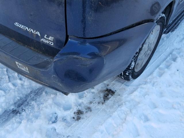 5TDBA23C54S027477 - 2004 TOYOTA SIENNA LE BLUE photo 9