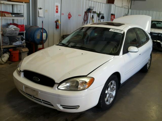 1FAFP56U57A204624 - 2007 FORD TAURUS SEL WHITE photo 2