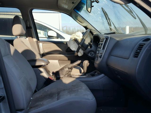 1FMYU93175KA63703 - 2005 FORD ESCAPE XLT GREEN photo 5