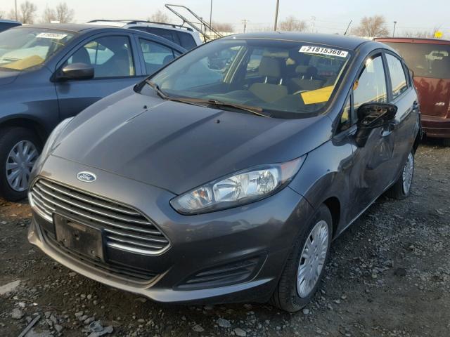 3FADP4EE4FM130609 - 2015 FORD FIESTA SE SILVER photo 2