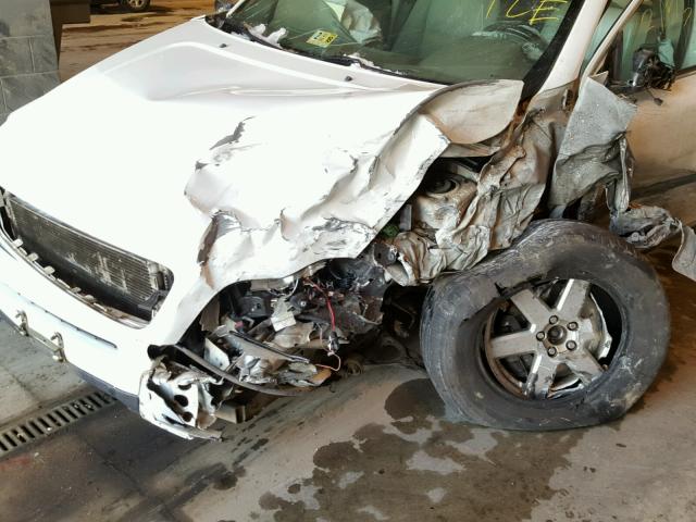 YV1CZ59H741104374 - 2004 VOLVO XC90 WHITE photo 9