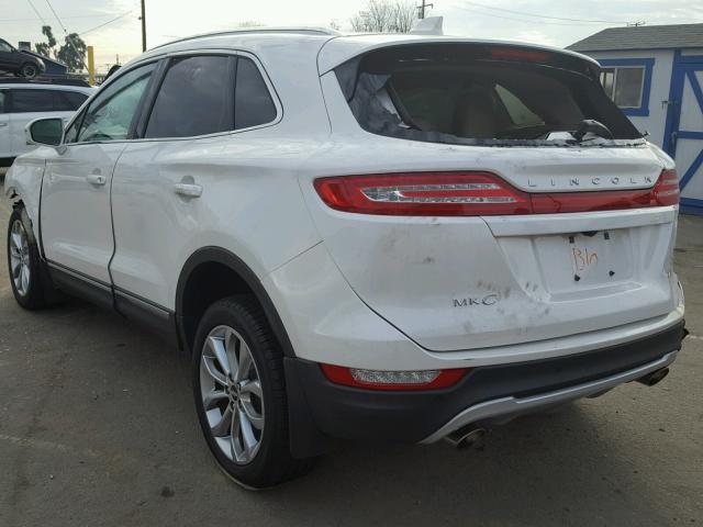 5LMCJ2C91HUL33417 - 2017 LINCOLN MKC SELECT WHITE photo 3