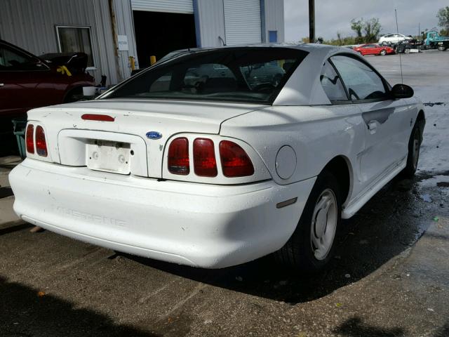 1FALP4043TF182674 - 1996 FORD MUSTANG WHITE photo 4