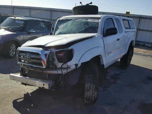 5TETU4GN6AZ678859 - 2010 TOYOTA TACOMA PRE WHITE photo 2