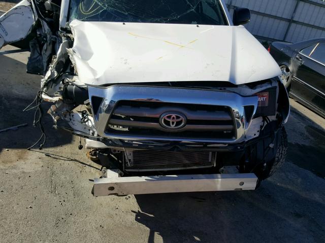 5TETU4GN6AZ678859 - 2010 TOYOTA TACOMA PRE WHITE photo 7