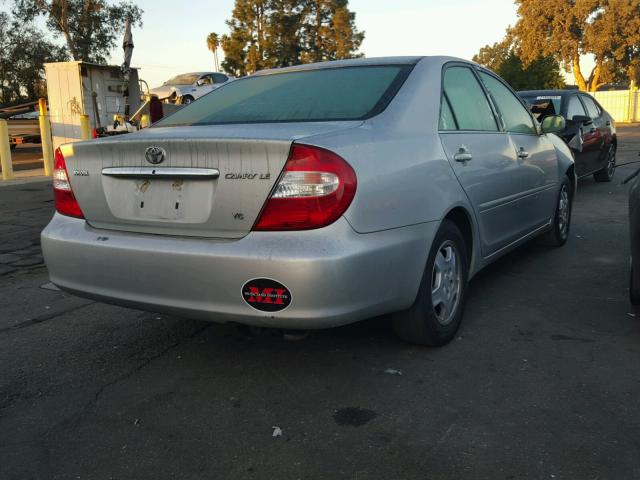 4T1BF32K32U033444 - 2002 TOYOTA CAMRY LE SILVER photo 4