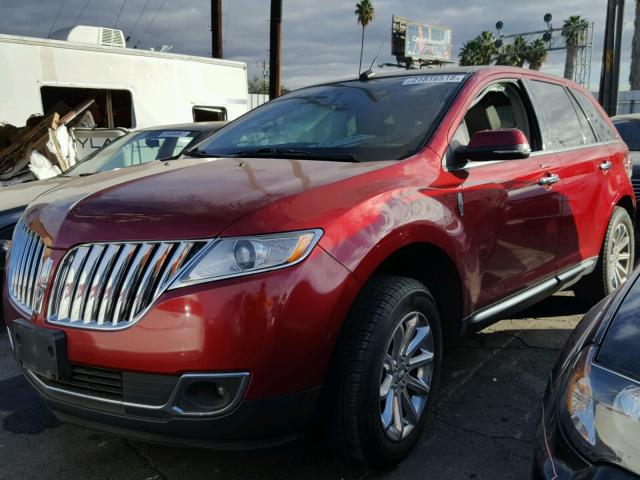 2LMDJ6JK6FBL26071 - 2015 LINCOLN MKX RED photo 2