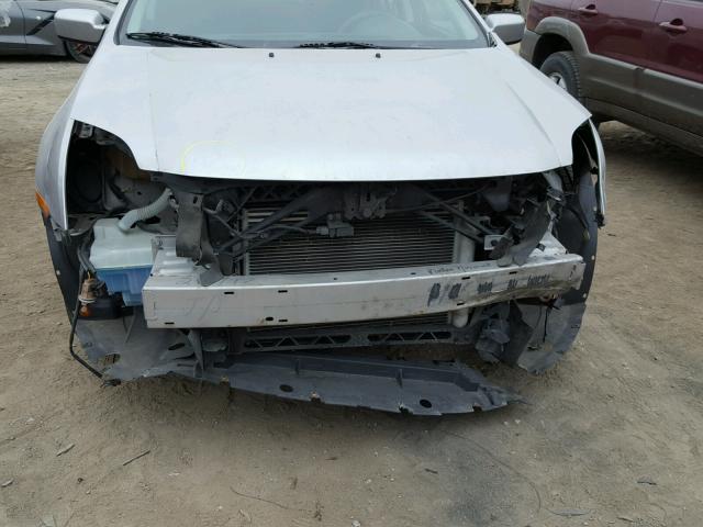 3FAHP07Z97R261937 - 2007 FORD FUSION SE SILVER photo 9