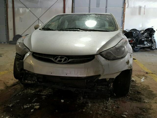 KMHDH4AE2CU341369 - 2012 HYUNDAI ELANTRA GL SILVER photo 9