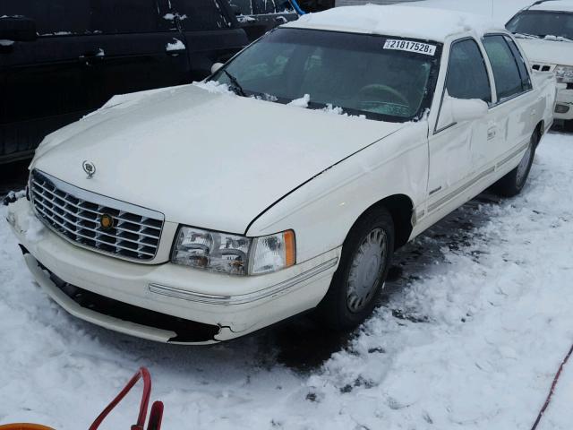 1G6KD54Y0XU771509 - 1999 CADILLAC DEVILLE WHITE photo 2