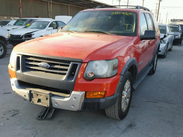 1FMEU63E88UA19402 - 2008 FORD EXPLORER X ORANGE photo 2