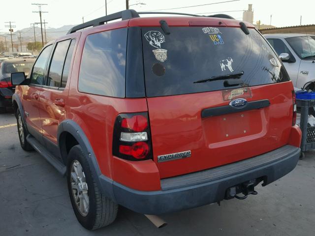 1FMEU63E88UA19402 - 2008 FORD EXPLORER X ORANGE photo 3