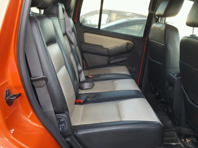 1FMEU63E88UA19402 - 2008 FORD EXPLORER X ORANGE photo 6