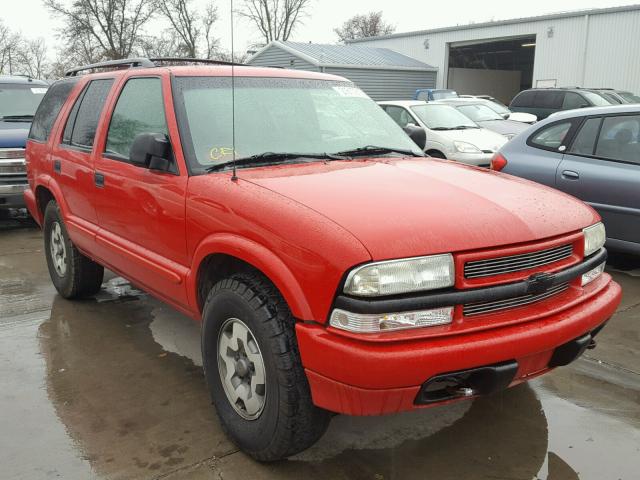 1GNDT13W22K175685 - 2002 CHEVROLET BLAZER RED photo 1