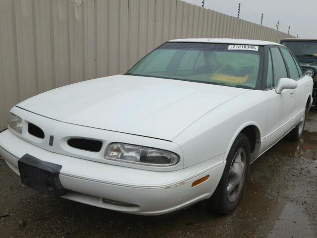 1G3HY52K1T4805106 - 1996 OLDSMOBILE LSS WHITE photo 2