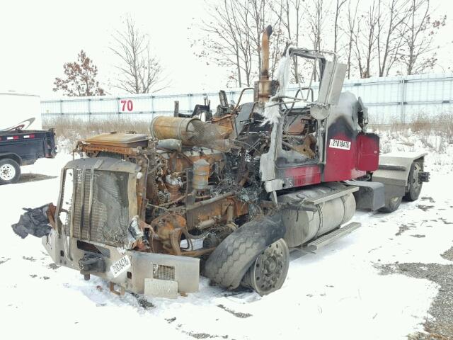 1XKDDB0X86J162433 - 2006 KENWORTH CONSTRUCTI MAROON photo 2