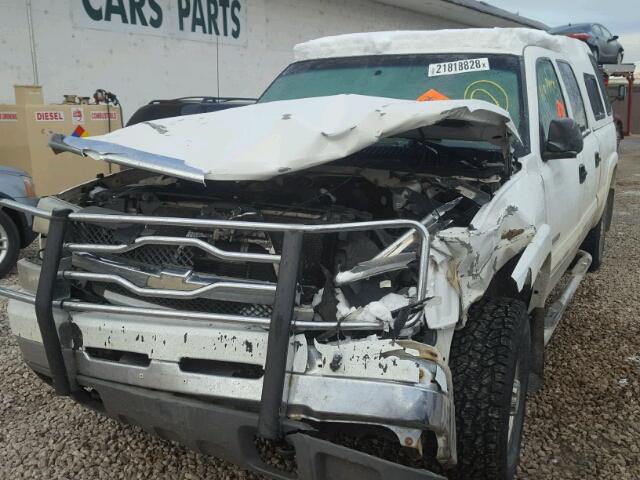 1GCHK23U53F176924 - 2003 CHEVROLET SILVERADO WHITE photo 2