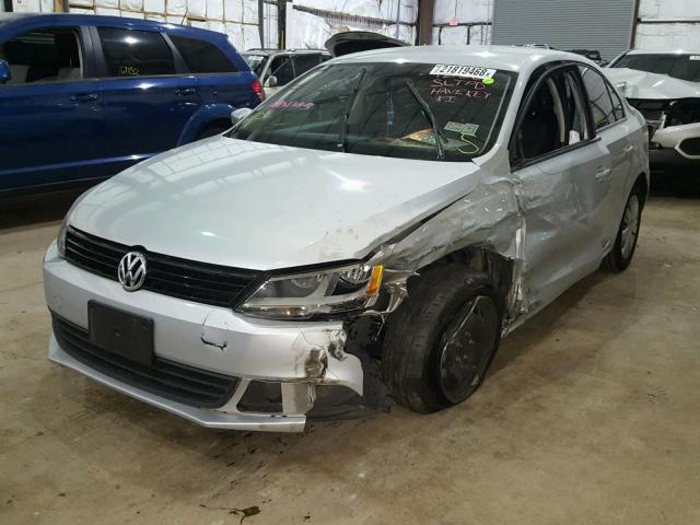 3VWDZ7AJ8BM369385 - 2011 VOLKSWAGEN JETTA SE SILVER photo 2