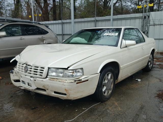 1G6ET129X2B101071 - 2002 CADILLAC ELDORADO T WHITE photo 2