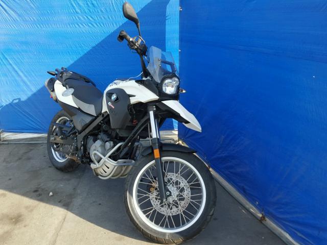 WB1018900GZY96446 - 2016 BMW G650 GS WHITE photo 1